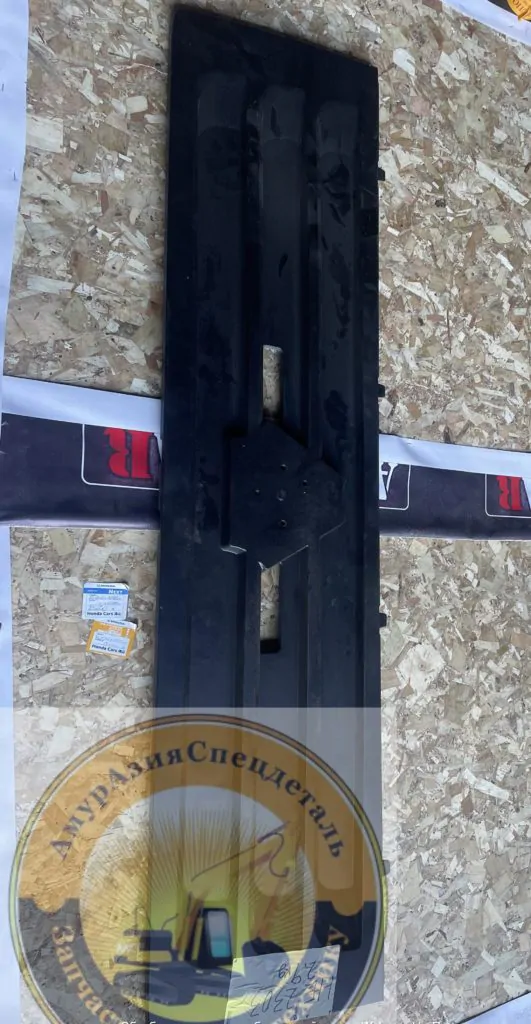 Решетка капота (Черная) Sitrak 812W61150-0110 в наличии в интернет-магазине «АмурАзияСпецдеталь»